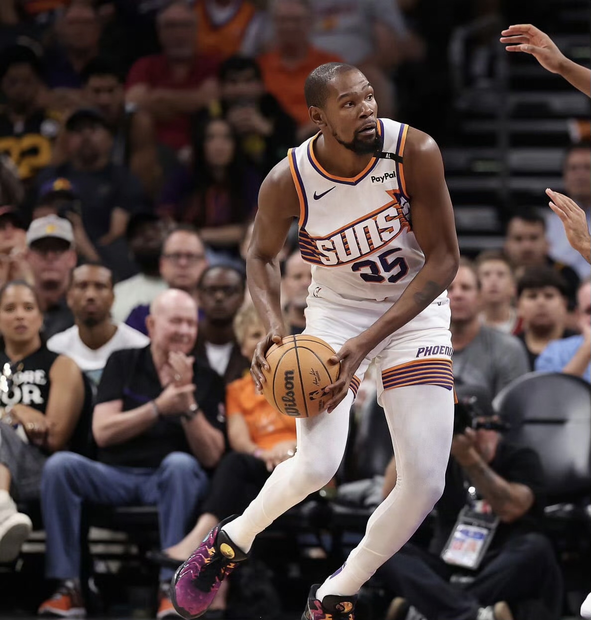 菲尼克斯太阳发布备战花絮,关键时刻手感冰凉,亚冠任务艰巨,团队化学反应显著的简单介绍 菲尼克斯太阳发布备战花絮,关键时刻手感冰凉,亚冠任务艰巨,团队化学反应显著的简单介绍