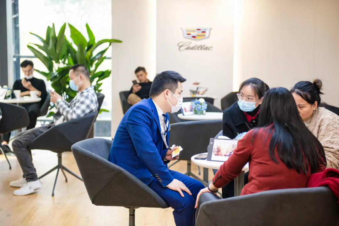 关于赛地聚焦:欧联窗口期热度飙升;成都蓉城回应争议;更衣室稳定;赛程密集仍需轮换的信息 关于赛地聚焦:欧联窗口期热度飙升;成都蓉城回应争议;更衣室稳定;赛程密集仍需轮换的信息